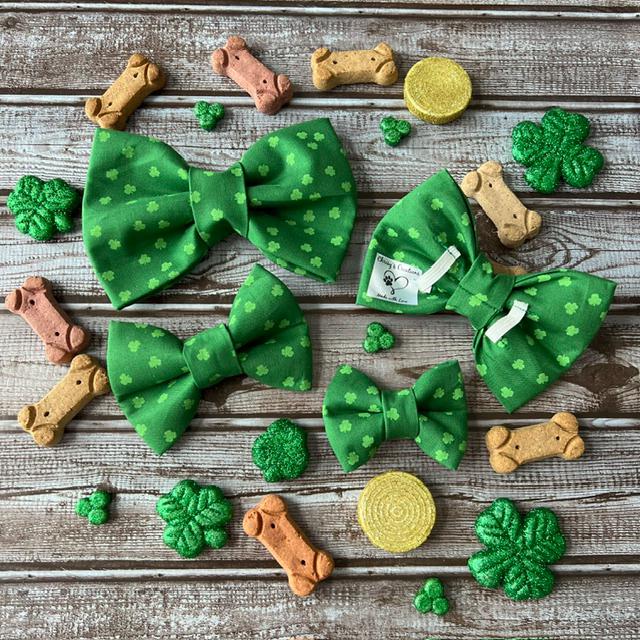 St. Patrick Green Four Leaf Clover Over the Collar Bow Tie